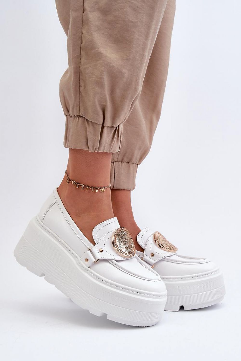 Mocassin Step in style white