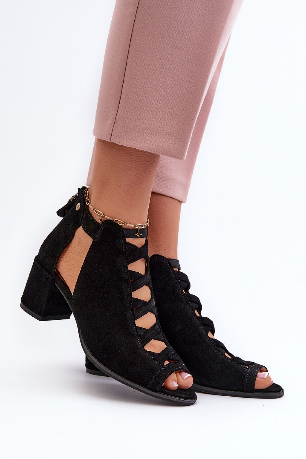 Heel sandals Step in style