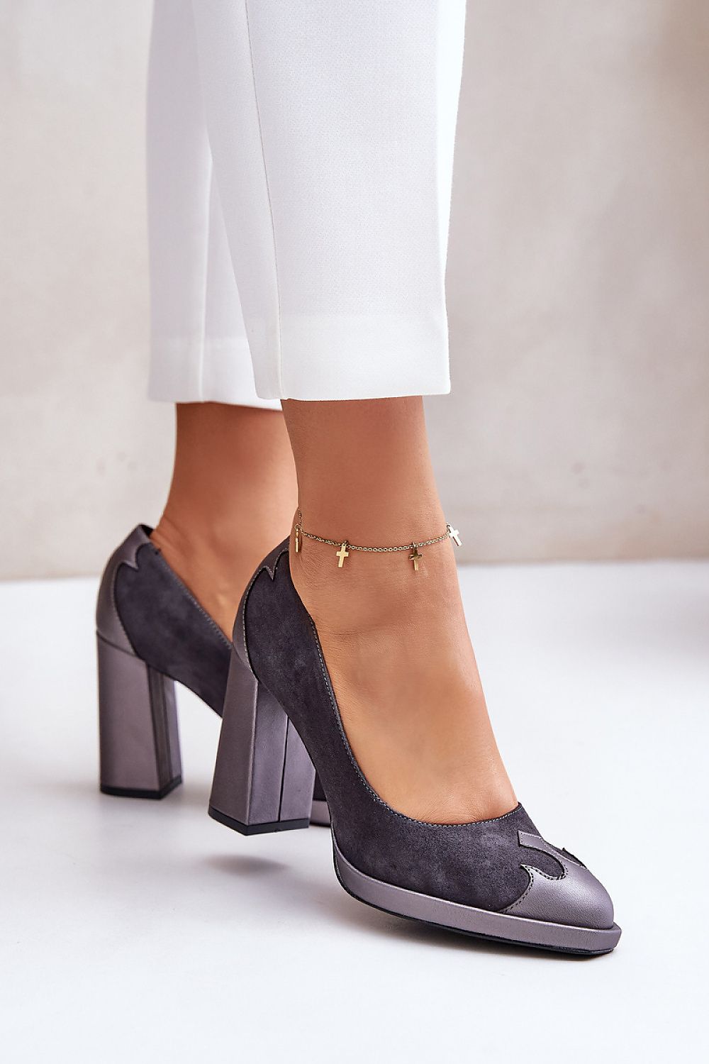 Block heel pumps Step in style grey