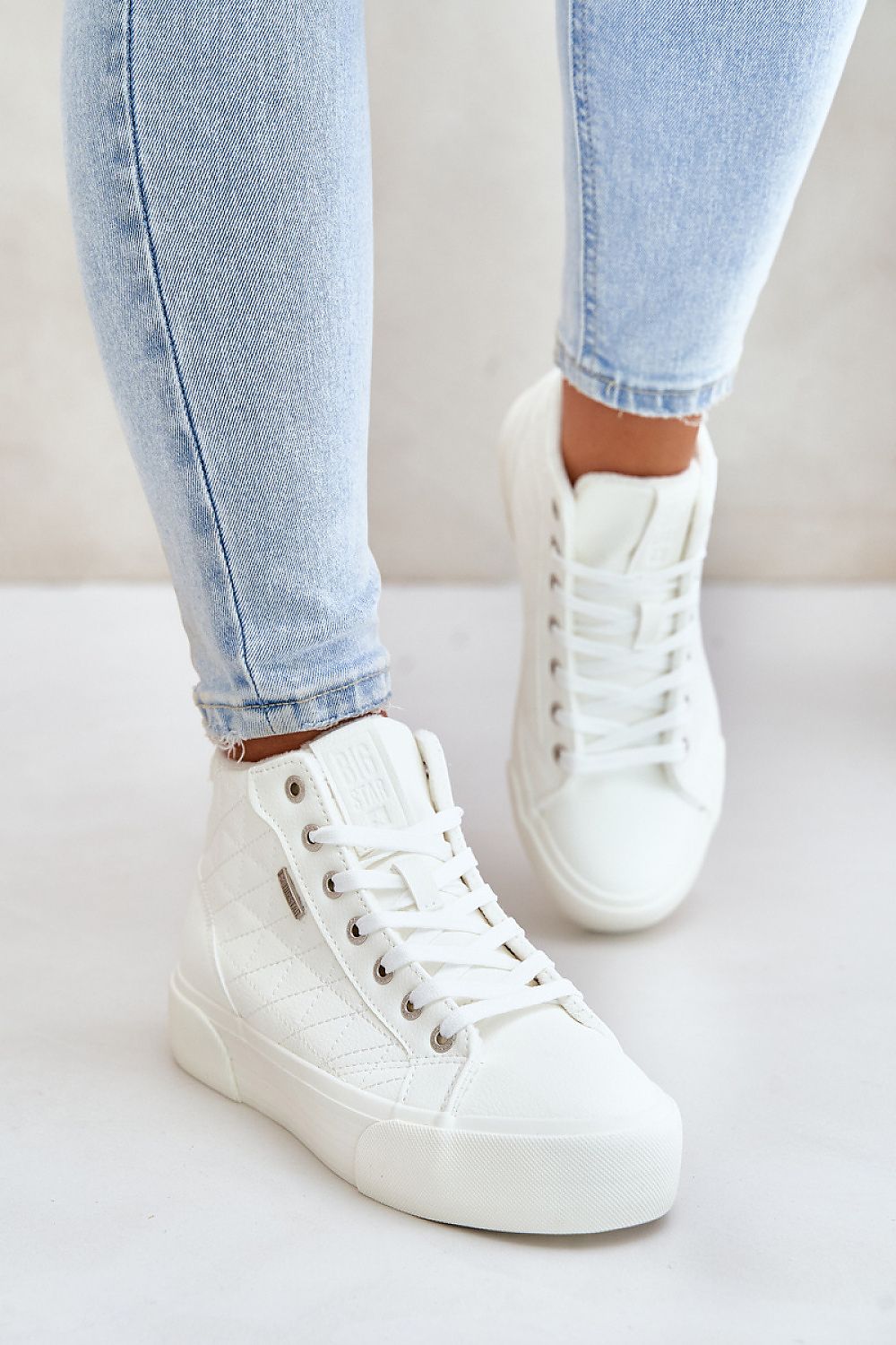 Sneakers Step in style